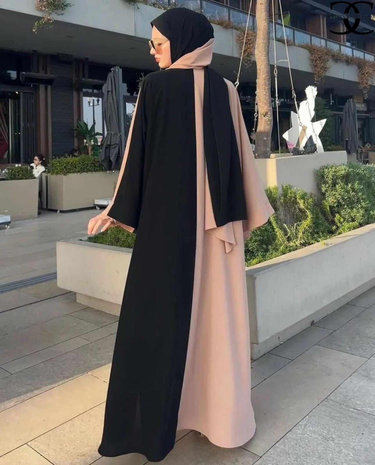 Elegant abaya